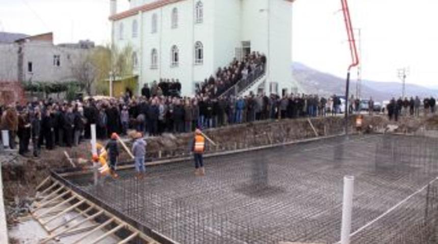 Hayırseverlerin katkılarıyla 5 katlı Kur&rsquo;an kursunun temeli atıldı