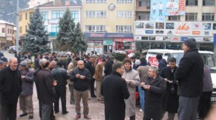Akşehir Sabah Eğitim Kurumları aşure dağıttı