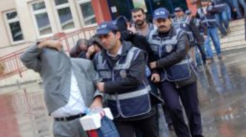 Paravan tarım şirketi kurup devleti dolandıran 62 kişi yakalandı