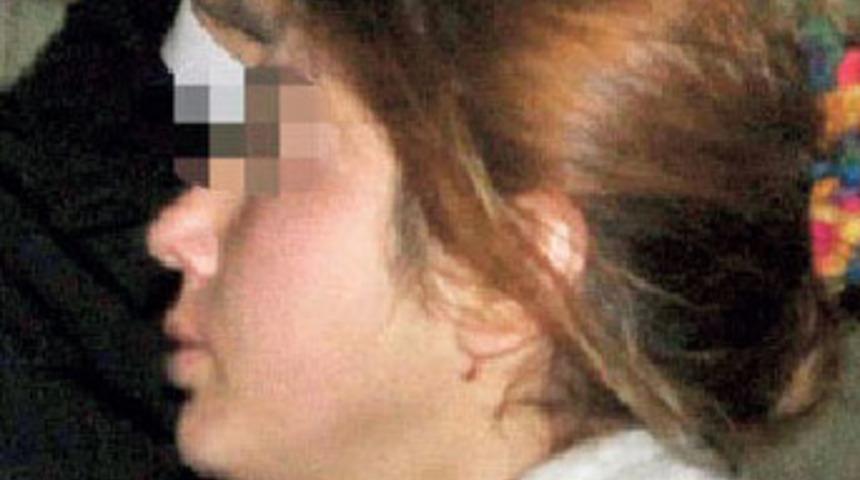 Gen&ccedil; kızların fal&ccedil;atalı kavgası