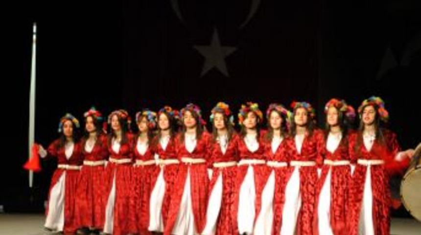 Hakkari Eğitimciler Derneği, 75 gen&ccedil; kızı eğitime kazandırdı