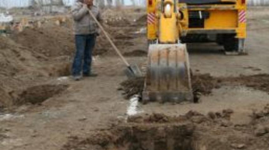 Erzincan'ad kışa hazırlık 50 adet mezar kazıldı