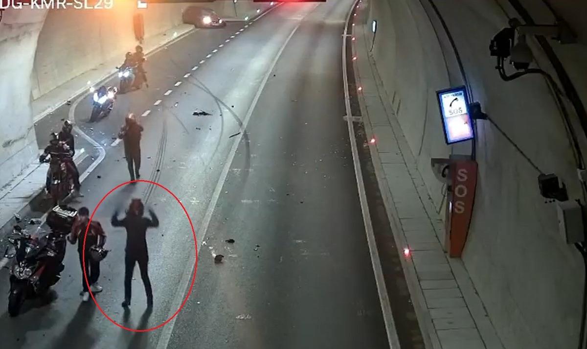 Seslendirme sanat&ccedil;ısı feci şekilde can verdi, oğlu ağır yaralandı! Kazayı g&ouml;ren eşi sinir krizi ge&ccedil;irdi 2