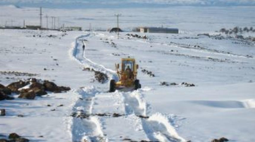 Şanlıurfa'da kapalı 60 k&ouml;y yolu ulaşıma a&ccedil;ıldı