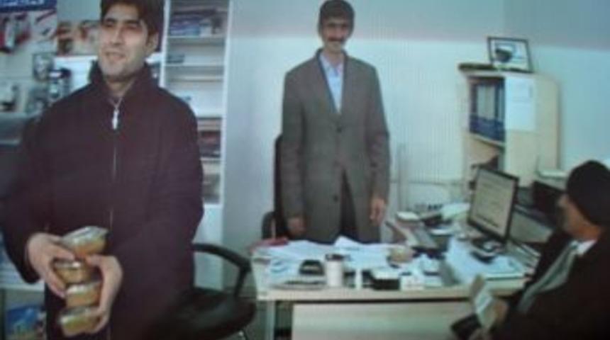 Hatice Avcı Koleji ve Fem Dershanesi Hakkari'de 10 bin kişiye aşure dağıttı