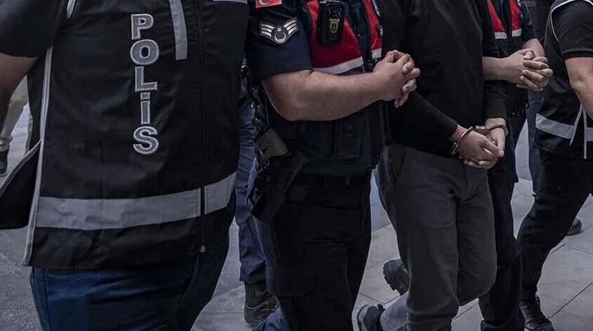 Silifke Belediyesi'ne operasyon! Yeni g&ouml;zaltılar var