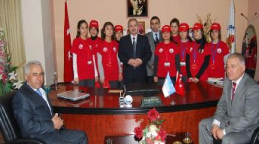 Gen&ccedil; Fatihler hayır &ccedil;arşısını destekliyor