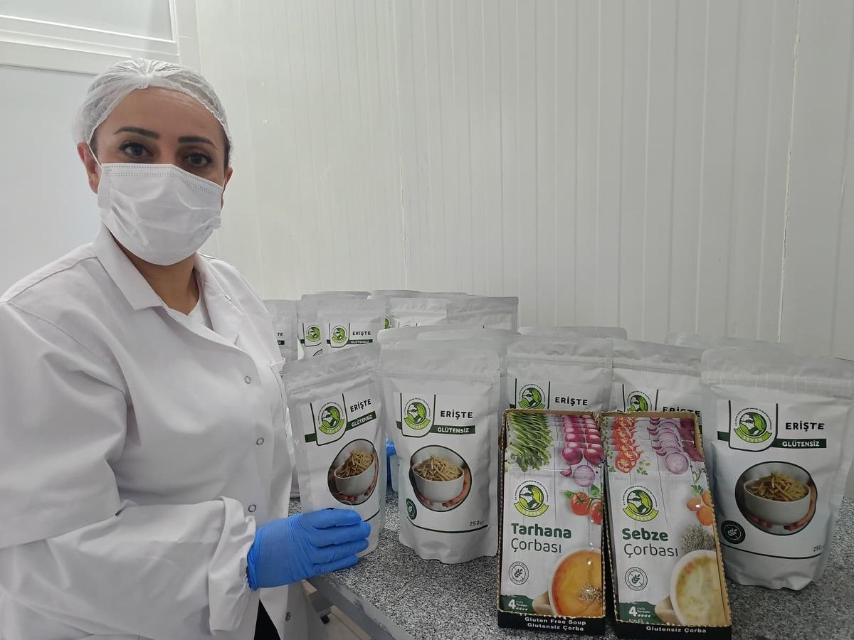 Yeğeninin sorusu hayatını değiştirdi: 6 kadınla kurdu, ge&ccedil;imlerini sağlıyorlar 1