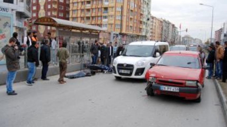 Kasksız yolculuk ve ışık ihlali hayatına mal oldu