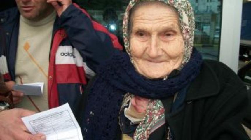 T&uuml;rkiye ile G&uuml;rcistan arasında kimlikle ge&ccedil;iş başladı