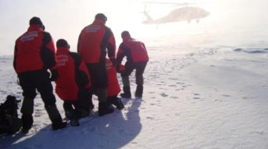 Uludağ&rsquo;da jandarmadan helikopterli kurtarma tatbikatı