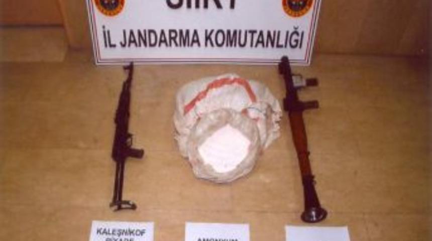 Siirt'in Baykan il&ccedil;esinde ter&ouml;r &ouml;rg&uuml;t&uuml;ne ait m&uuml;himmat bulundu