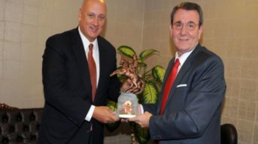 Turkcell CEO&rsquo;su S&uuml;reyya Ciliv: Yatırımlar devam edecek