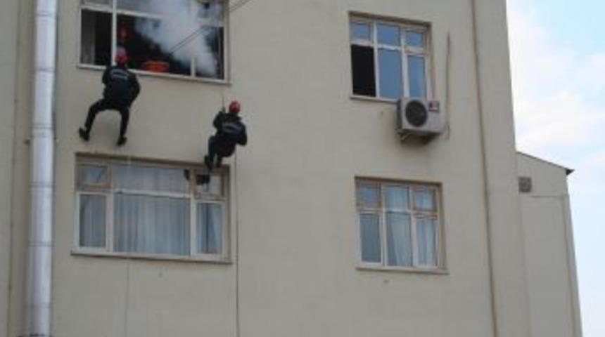 Denizli Devlet Hastanesi&rsquo;nde deprem ve yangın tatbikatı yapıldı