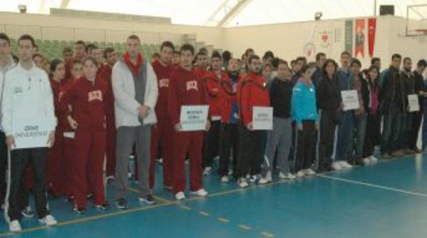 &Uuml;niversiteler arası basketbol heyecanı Zirve&rsquo;de yaşanıyor