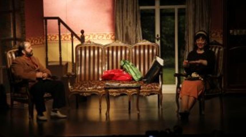 &lsquo;Biz Varız&rsquo; tiyatro oyunu Samsun&rsquo;da sahnelendi