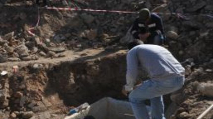 Kadifekale'deki yıkımda bulunan antik lahit Agora&rsquo;ya taşındı