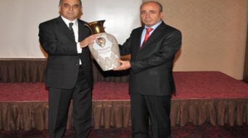 Emniyet personelinden m&uuml;d&uuml;re veda yemeği