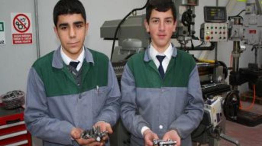 Meslek lisesi rakiplerini geride bırakarak &ouml;zel sekt&ouml;rden iş aldı