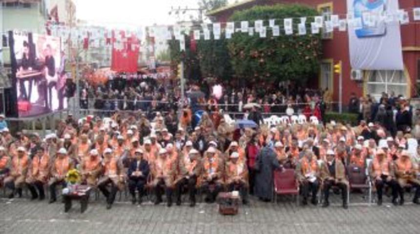 Narenciye festivaline Afrika&rsquo;lı &ouml;ğrenciler damga vurdu