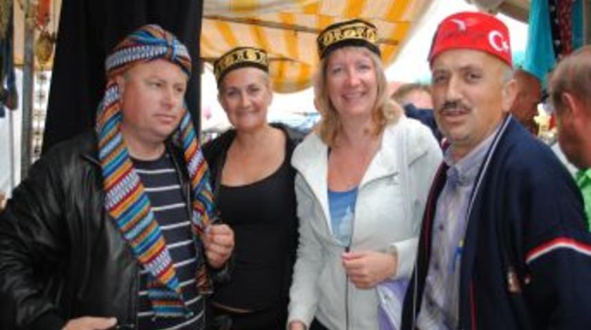 Almanlar, her hafta bir T&uuml;rk&uuml;n evine misafir oluyor