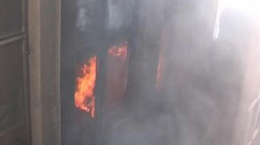 Şanlıurfa'da korkutan yangın