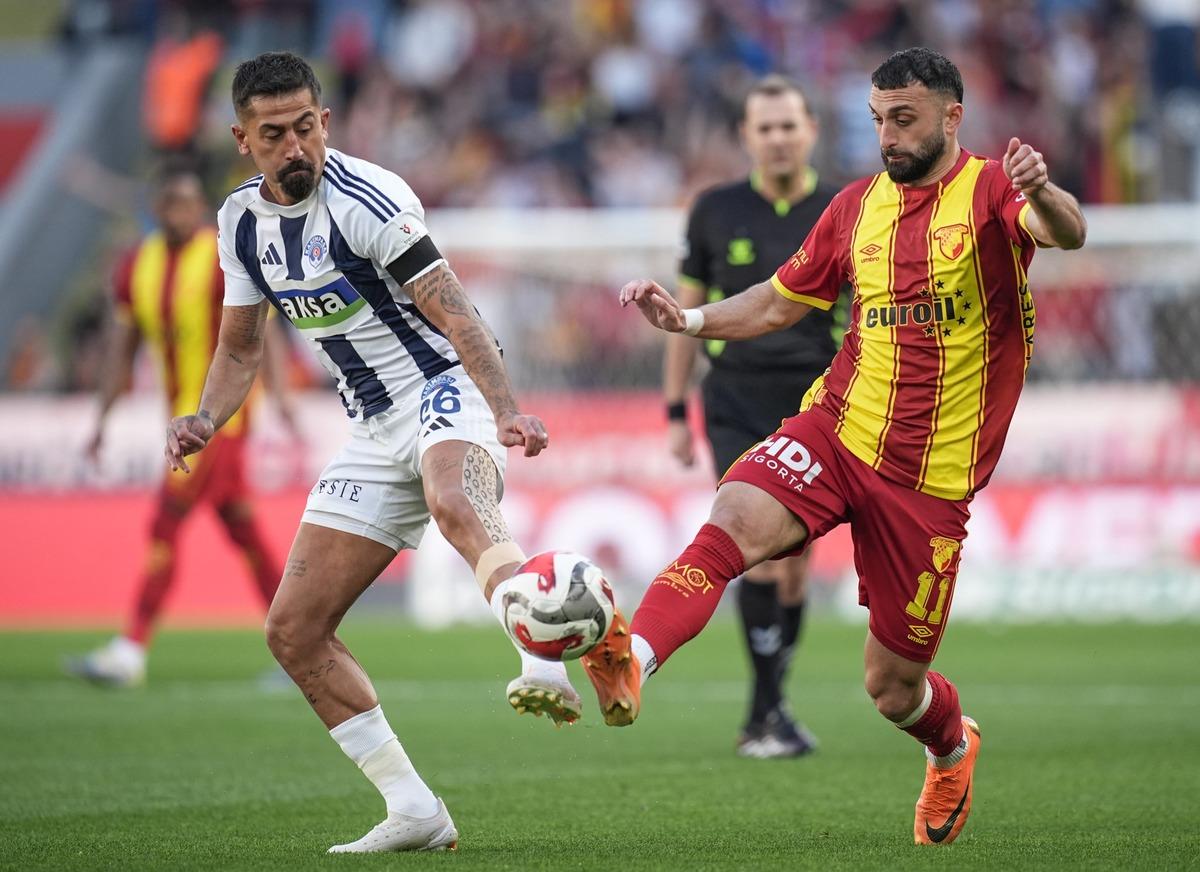 Kerem Demirbay dan Galatasaray ı sarsacak sözler! "Her yer çok büyük patlar" 3