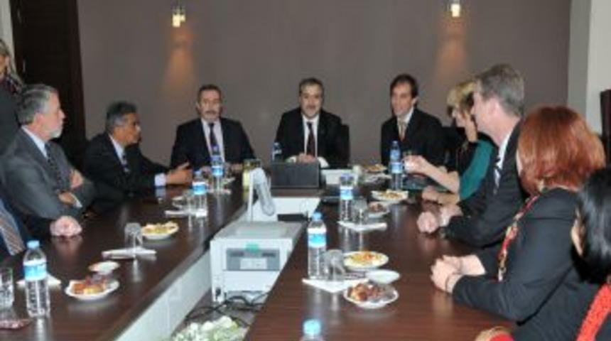 Okyanus &ouml;tesinden kardeşlik teklifi