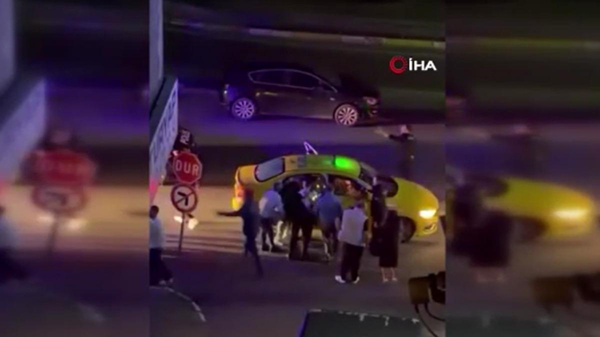 K&uuml;&ccedil;&uuml;k&ccedil;ekmece de 1 i polis memuru 2 kişinin &ouml;ld&uuml;ğ&uuml; silahlı saldırıda 8 g&ouml;zaltı 3