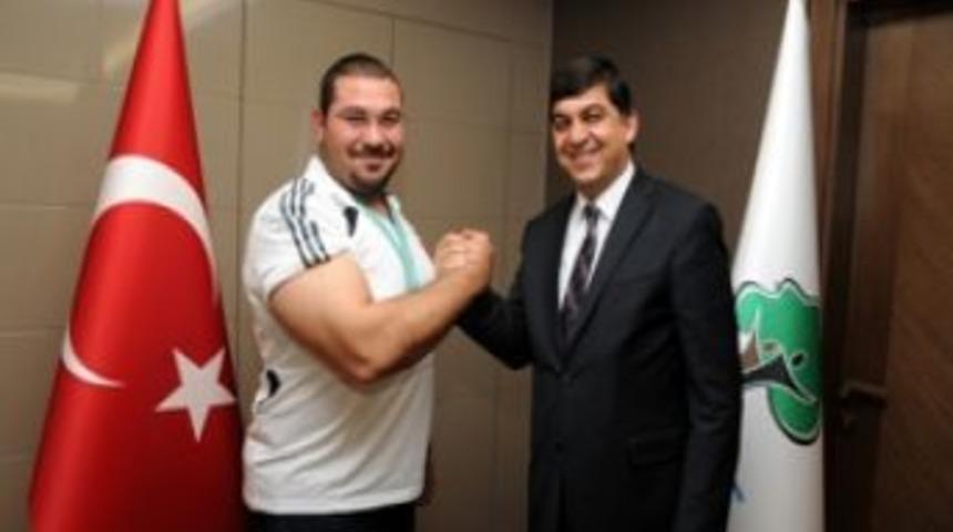 "Bi D&uuml;nya" Şehit Kamil&rsquo;i konuştu