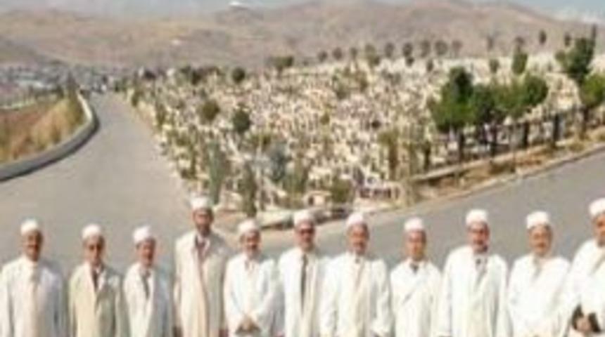 İmamlar da ayaklandı!