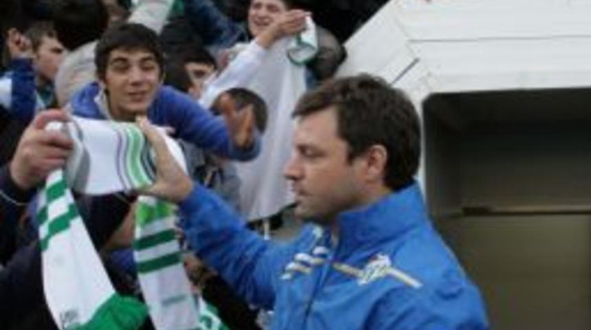 Bursaspor, Samsunspor ma&ccedil;ı &ouml;ncesi taraftarı ile kucaklaştı