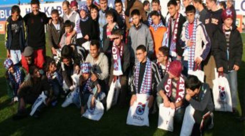 Trabzonspor, kimsesiz &ccedil;ocukları unutmadı
