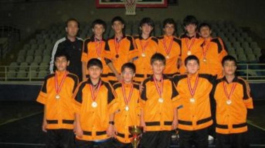 &Ccedil;ağlayan İlk&ouml;ğretim Okulu Basbetbol takımı birinci oldu