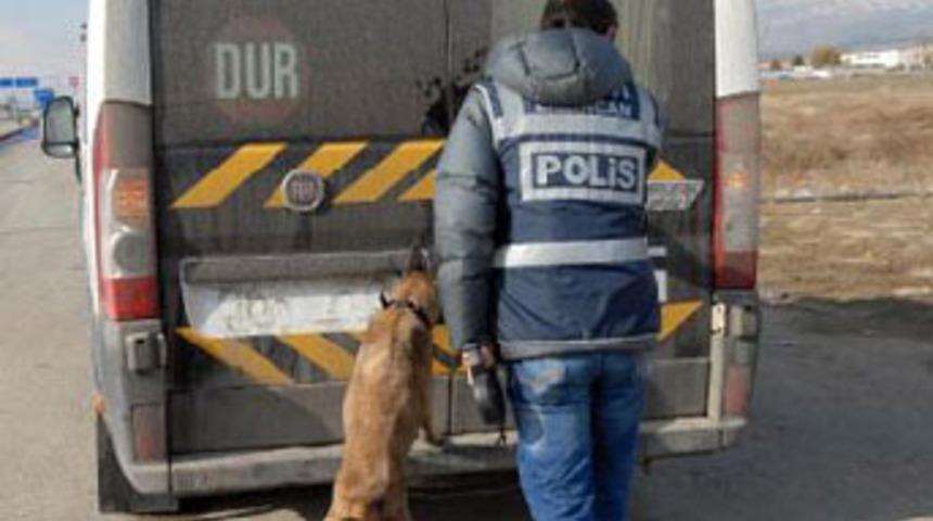 Okul servisiyle uyuşturucu sevkiyatı