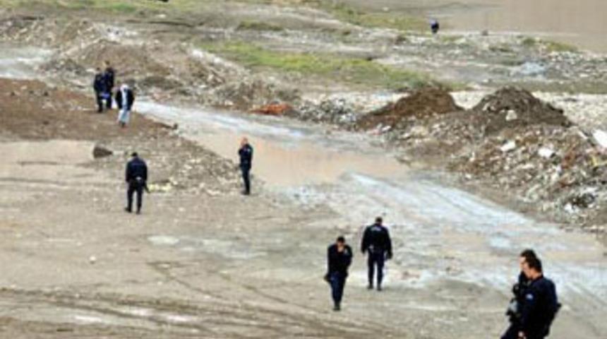 Hazırladıkları ses bombası ellerinde patladı