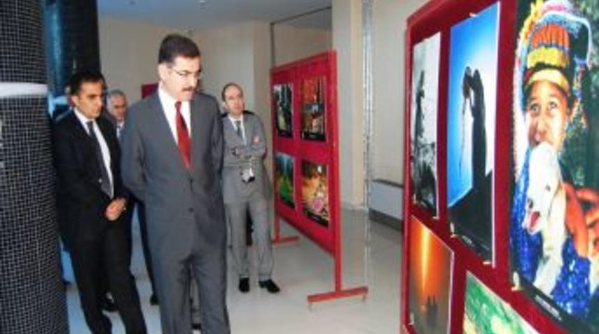 &ldquo;Bereketli Topraklarımızın &Ccedil;alışkan İnsanlarından Kareler&rdquo; Batman&rsquo;da sergilendi