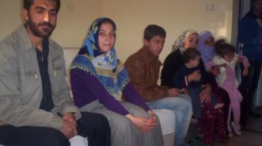 İzmir&rsquo;e getirilen 800 depremzede sosyal tesislere yerleştirildi