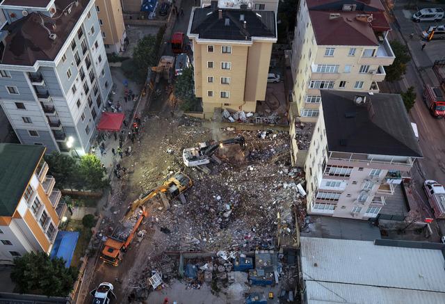Maltepe de kısmen çöken 7 katlı binada arama kurtarma çalışmaları tamamlandı 2