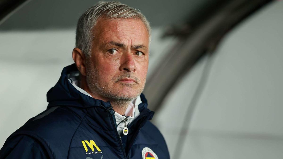 Mourinho Fenerbahçe yi işaret etti! "Hakem skandalı patlak verdi" 1