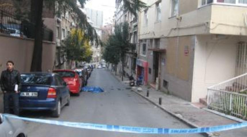 Binanın 5. katından d&uuml;şen gen&ccedil; hayatını kaybetti