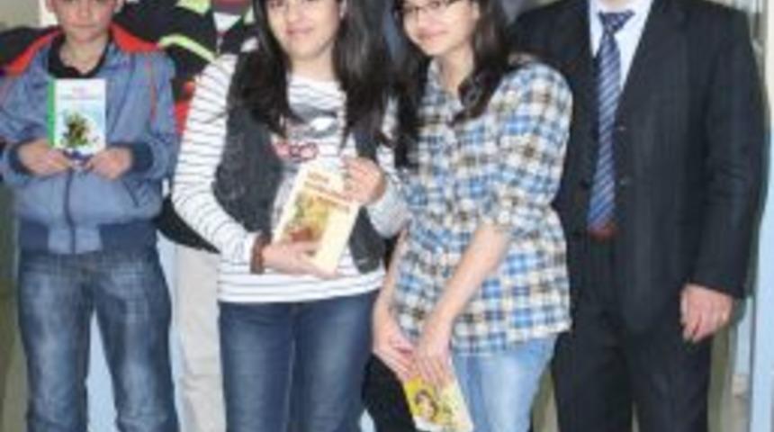 Anafen Dershaneleri, Kars'ta kitap okuma kampanyası başlattı