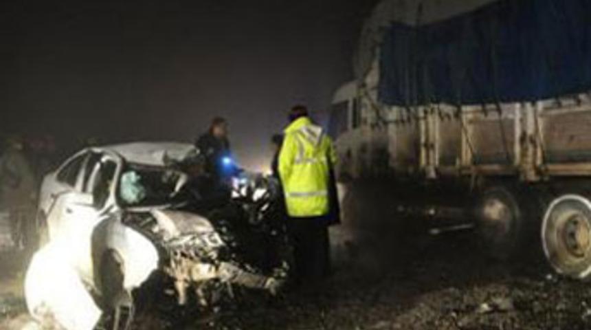 Cumhuriyet savcısı kazada &ouml;ld&uuml;