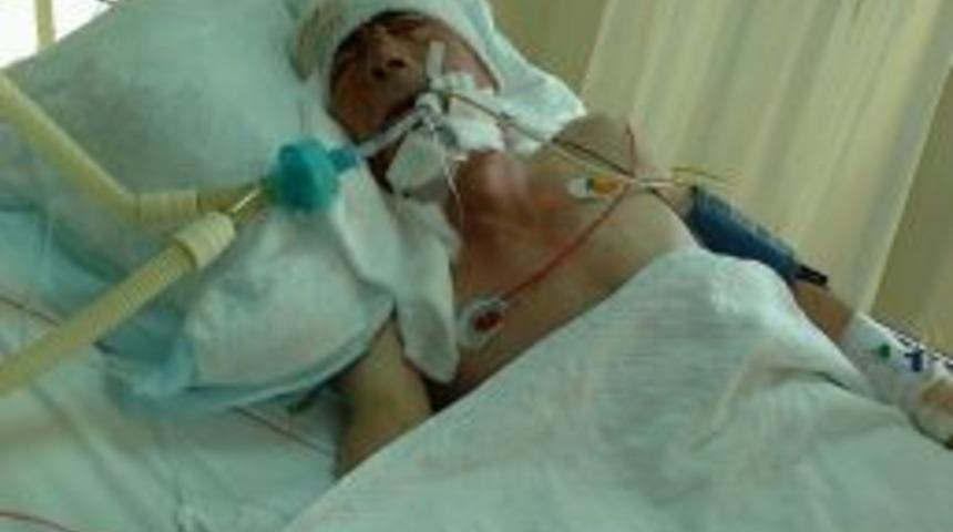 Gece yaralandı, 7 saat sonra demiryolu iş&ccedil;ileri buldu