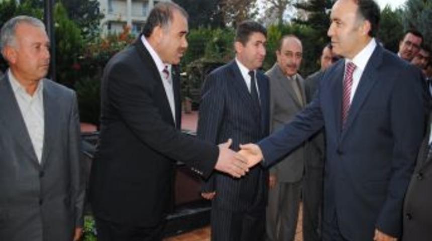 Vali Altıparmak: 2012'de Antalya'ya 12 milyon turist bekliyoruz