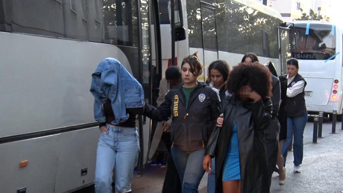 İstanbul da uluslararası dolandırıcılık şebekesi &ccedil;&ouml;kertildi! &Ccedil;ok sayıda ş&uuml;pheli g&ouml;zaltına alındı 1