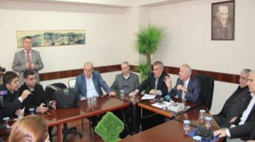 CHP'li Meclis &uuml;yesinin k&uuml;fr&uuml;ne gazetecilerden ortak tepki