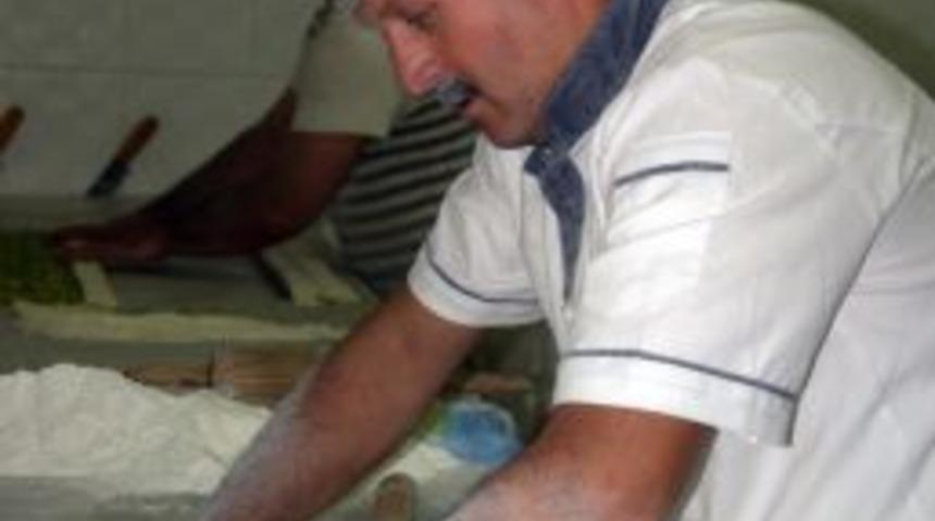 Depremzedelere hem iş ve hem aş verdi