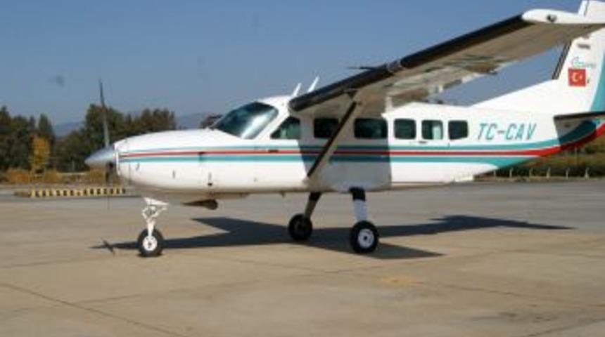 İki pilot i&ccedil;in havaalanında t&ouml;ren d&uuml;zenlendi