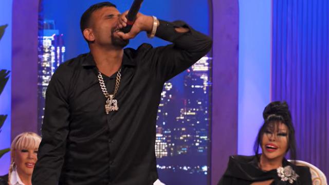 Bülent Ersoy Hayrettin ile Kaos Show'a konuk oldu! Kandıralı Ferdi şarkı söyleyince kendini tutamadı 